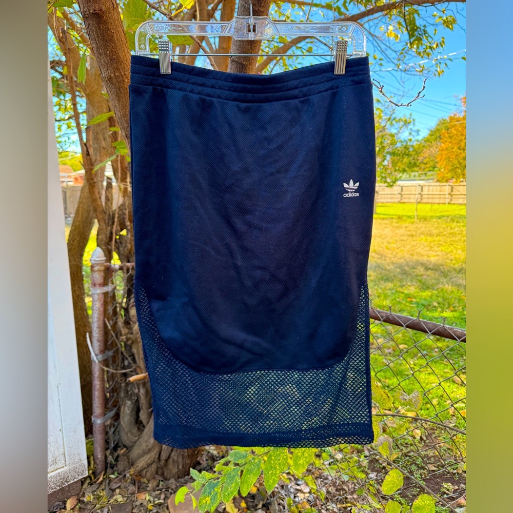Adidas navy mesh skirt NWT